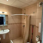 アパート двустаен с прекрасна морска гледка и голяма тераса на самия бряг на морето *